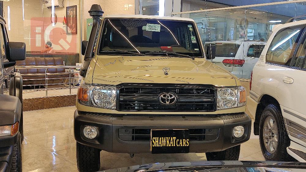 Toyota Land Cruiser 70 Pickup